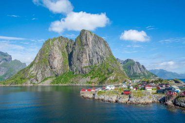 Reine köyünün panorama manzarası. Lofoten Adaları Norveç.