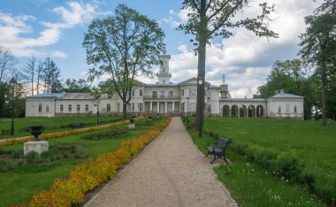 Litvanya 'nın Birzai kentindeki Astravas Malikanesi.