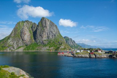 Reine köyünün panorama manzarası. Lofoten Adaları Norveç.