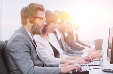 Mesai saatleri içinde iş arkadaşları