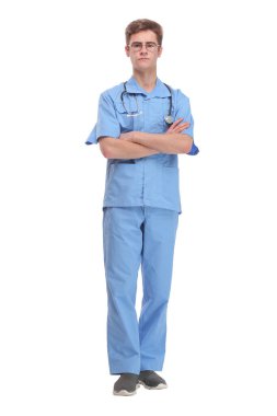 Katlanmış silah üzerinde beyaz izole ile stetoskop konumu olan mavi üniforma giyen cerrah