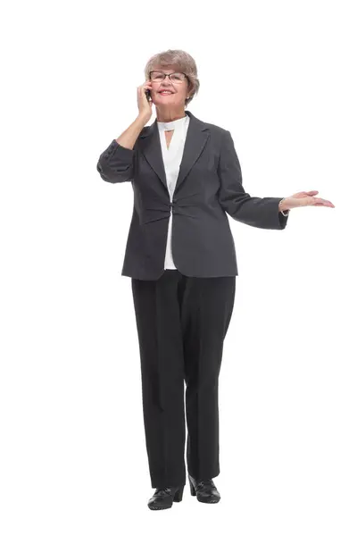 Senior Businesswoman Black Outfit Wearing Glasses Talking Smartphone — Stock Photo, Image