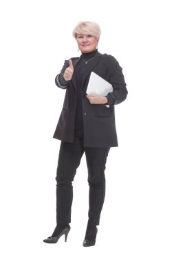 Tam gelişim. Dijital tabletli yetişkin bir iş kadını. beyaz arkaplanda izole edilmiş.