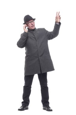 Tam gelişim. Akıllı telefonlu zeki bir adam. beyaz arkaplanda izole edilmiş.