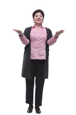 Tam boy. Dost canlısı hoş bir kadın sana bakıyor. beyaz arkaplanda izole edilmiş