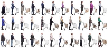 İleriye bakan bir grup insan beyaz arka planda izole edilmiş.