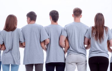 Dikiz aynası. Amaçlı bir grup genç ileriye bakıyor. beyaz üzerine izole