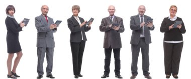 beyaz zemin üzerinde izole hesap makinesi ile başarılı finansörler kolaj grubu