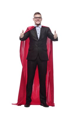 Tam gelişim. Süper kahraman pelerinli genç bir iş adamı. beyaz arkaplanda izole edilmiş.