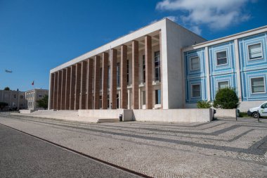 Portekiz Lizbon - 1 Temmuz 2024. Lizbon Üniversitesi. Lizbon Üniversitesi (ULisboa) 1911 yılında kuruldu. 2013 yılında Lizbon Teknik Üniversitesi ile güçlerini birleştirerek Portekiz 'in en büyük üniversitesi oldu.