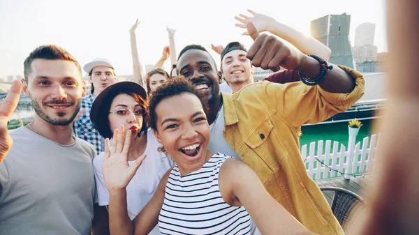 Cheerful African American Girl Taking Selfie Her Friends Posing Laughing — Stock Photo, Image