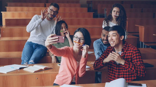 Playful Young People Students Taking Funny Selfe Using Pens Pencils — Stock Photo, Image