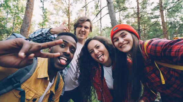 Multiracial Group Friends Travelers Taking Selfie Wood Looking Camera Posing — Stock Photo, Image