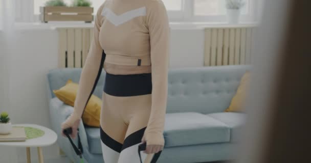 Portrait Fit Senior Sportswoman Outfit Using Resistance Band Exercising Home — Stock Video
