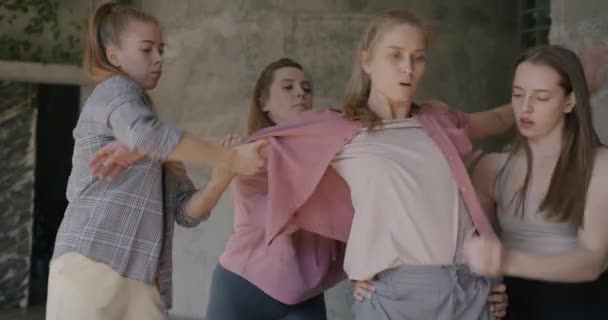 Grupo Mulheres Jovens Dançando Ensaiando Desempenho Criativo Estúdio Desfrutando Atividade — Vídeo de Stock