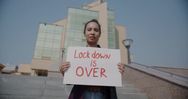 Portrait Young Lady Holding Lockdown Sign Feeling Hope End Pandemic — Stock Video