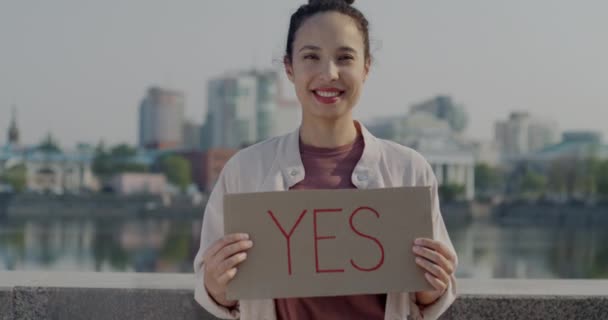 Slow Motion Portrait Beautiful Biracial Woman Holding Yes Banner Smiling — Stock Video