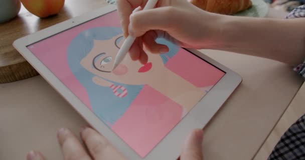 Detailní Záběr Ruky Stylovou Kreslicí Tváří Grafickým Tabletem Který Vytváří — Stock video