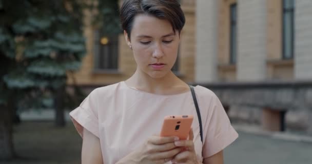 Portrait Young Lady Using Smartphone Texting Standing City Street Summer — Stock Video