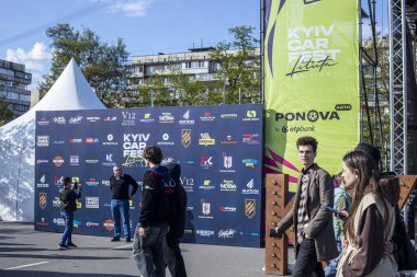 Kyiv Araba Festivali Lituta Sürüm 11 Mayıs 2025 Retro ve yeni araba sergisi