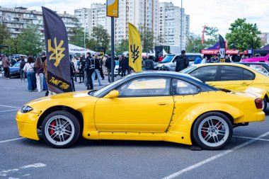 Kyiv Araba Festivali Lituta Sürüm 11 Mayıs 2025 Nissan Silvia Retro ve yeni araba sergisinde sergileniyor