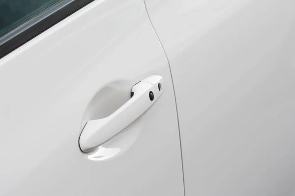 门处理了一辆白色现代汽车的特写 侧视图 司机门 — 图库照片