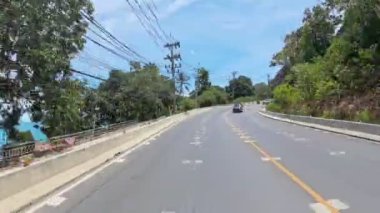 SAMUI THAILAND HAZİRAN 02: 2024: Lamai Geçidi 'nden geçen trafik, zaman aşımı