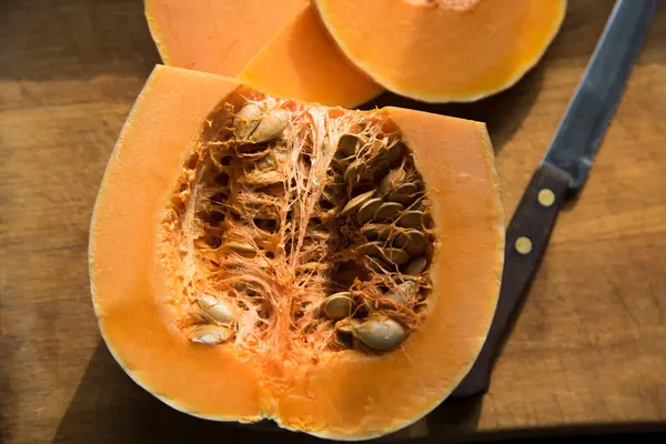 Half Fresh Pumpkin Slices Pumpkin Table — Stock Photo, Image