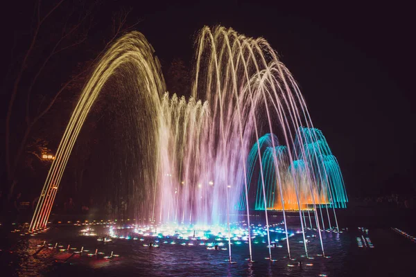 Fontes Coloridas Iluminadas Cidade Krasnodar Rússia — Fotografia de Stock