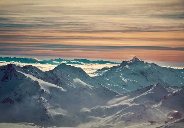 Великий Кавказький Хребет Сніг Покритий Снігом Над Глибоким Заходом Сонця — стокове фото