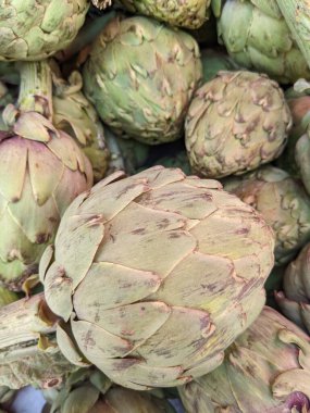 Enginar bir piyasa ahır üzerinde