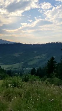 Dağların üzerinden gün batımı