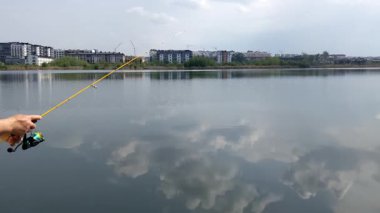 Gölde balık tutmak