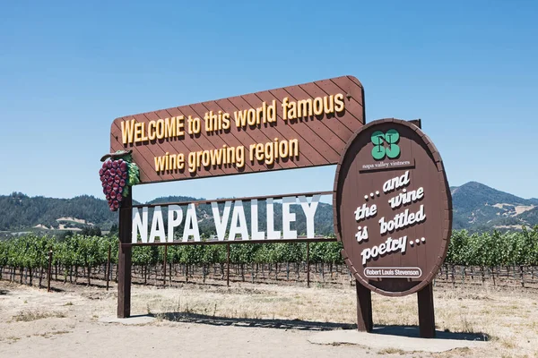 Señal Bienvenida Madera Valle Napa Famosa Región Vinícola California Estados —  Fotos de Stock