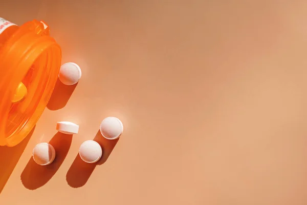 Pilules Dans Une Bouteille Plastique Orange Médicaments Prescrits Analgésiques Antidépresseurs — Photo