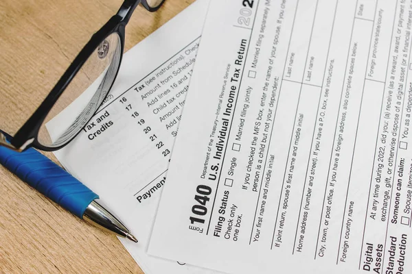 Pen Individual Tax Form Filling Tax Forms Season — 스톡 사진