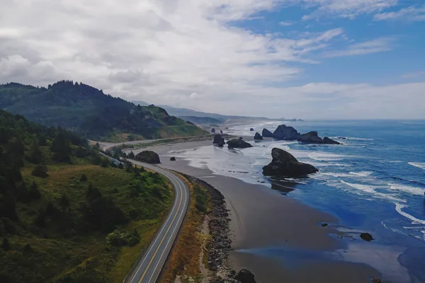 Oregon Sahilinin Hava Aracı Görüntüsü Okyanus Kenarındaki Otoyol — Stok fotoğraf