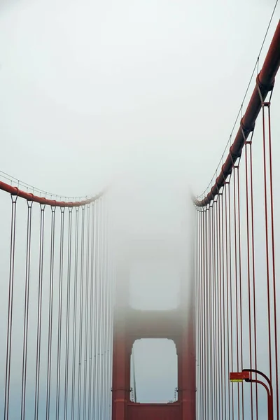 Puente Golden Gate Densa Niebla Día Niebla Vista Desde Suelo — Foto de Stock