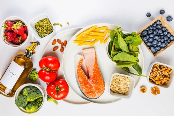 Verscheidenheid Van Verse Hele Onbewerkte Levensmiddelen Gezonde Voeding Ontstekingsremmende Dieetproducten — Stockfoto