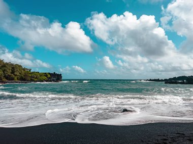 Siyah kumlu manzara sahili, Hawaii adası Maui