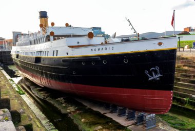 Belfast, Kuzey İrlanda 25 Kasım 2023 - Titanik Belfast Müzesi Tarih Teknesi Mimarisi