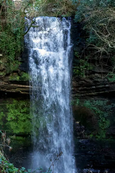 Glencar Şelalesi, İrlanda 'daki dağ, Leitrim İlçesi.