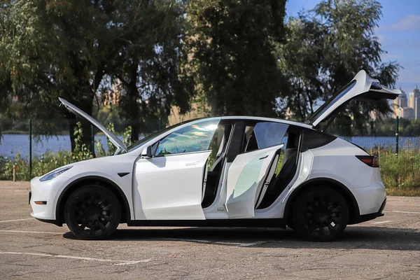 Kiev Ucrania Septiembre 2022 Coche Tesla Modelo Con Puertas Abiertas —  Fotos de Stock