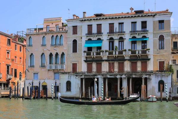 Veneza Itália Julho 2019 Arquitetura Canal Água Com Gôndola Veneza — Fotografia de Stock