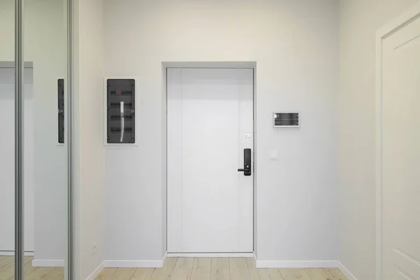 Білі Вхідні Двері Всередині Інтер Єру Квартири — стокове фото