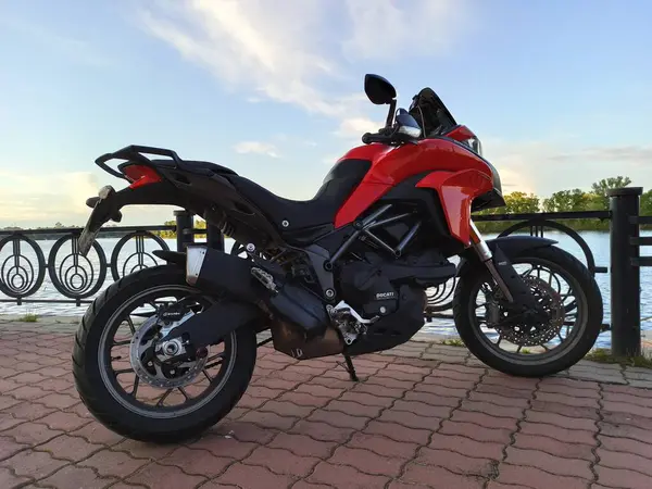 키예프 우크라이나 2020 오토바이 Ducati Multistrada 1200 스톡 이미지