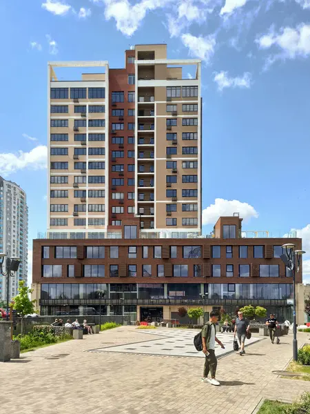 キエフ ウクライナ バルセロナ 2022 オボロンプラザの建物の住宅複合体 ストック画像