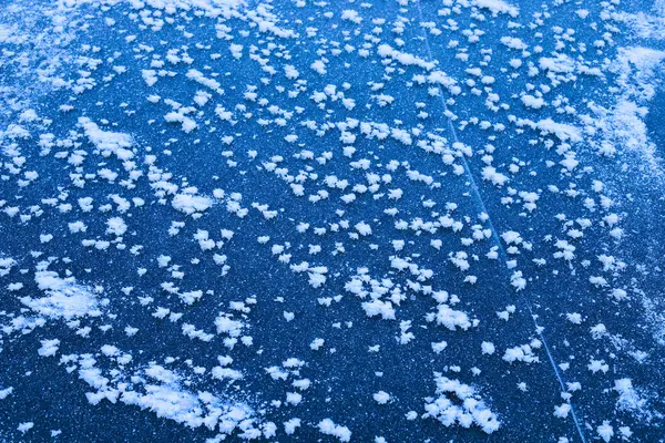 Textur Aus Dunkelblauem Eis Mit Weißem Schnee Stockbild