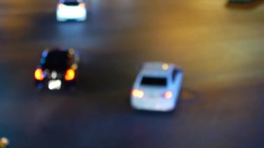 Bangkok sokaklarında akşam trafiği.