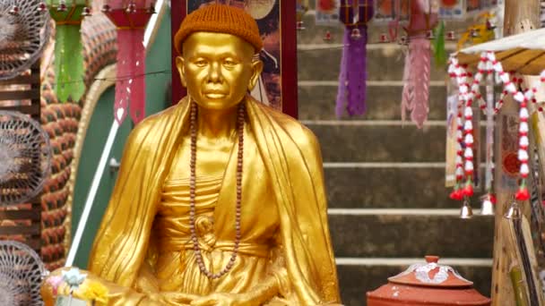 Estatua Oro Templo Tailandia — Vídeos de Stock